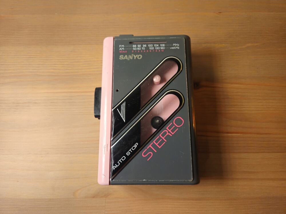 Sanyo M GR62 Radio Cassette Player Bubble Gum Pink Japan Import